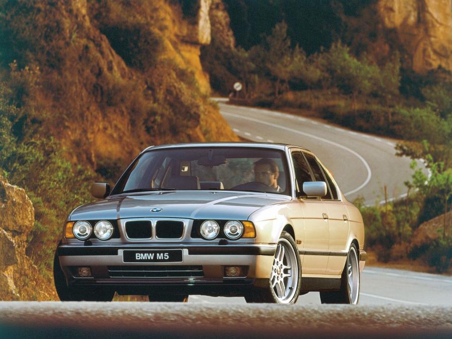  BMW M5 Sedan 1994 года  (фото 4 из 19)